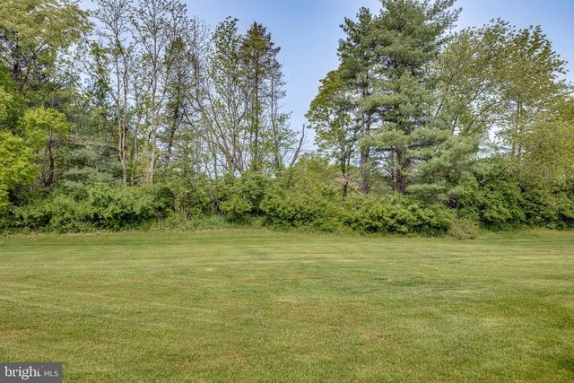 42 FALMOUTH DR, Mount Laurel, NJ 08054