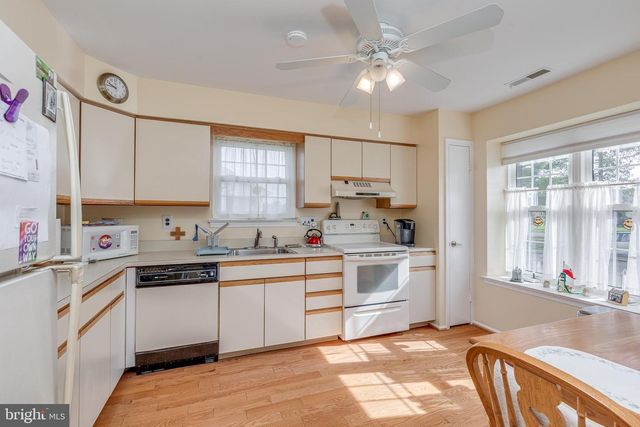 42 FALMOUTH DR, Mount Laurel, NJ 08054