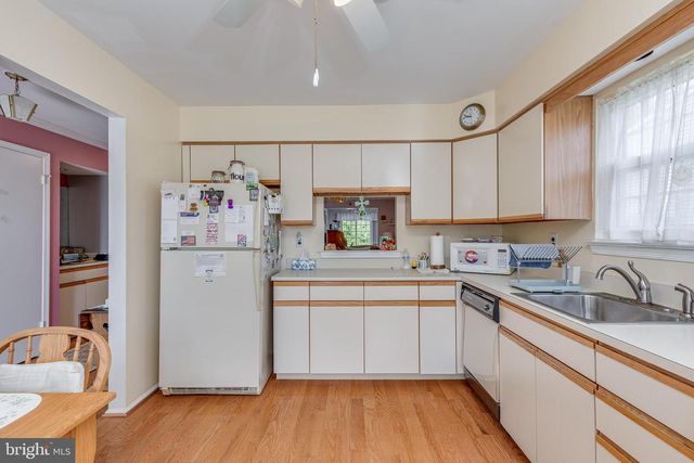 42 FALMOUTH DR, Mount Laurel, NJ 08054