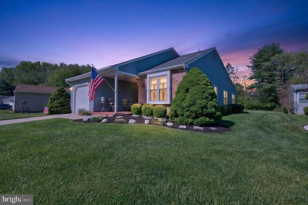 42 FALMOUTH DR, Mount Laurel, NJ 08054