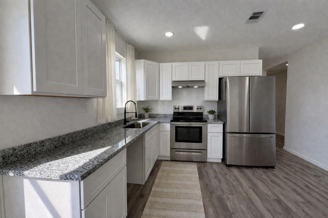 301 E 3rd Street, Sweeny, TX 77480