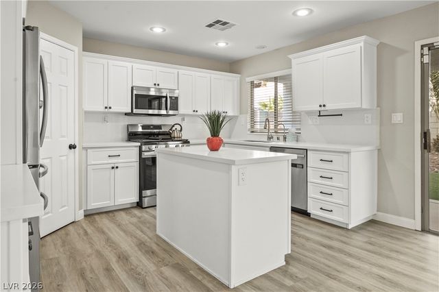 5567 Spruce Hill Court, Las Vegas, NV 89148