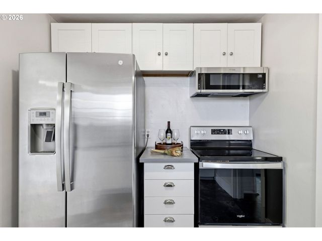 6995 Sw 195TH Ave, Beaverton, OR 97007
