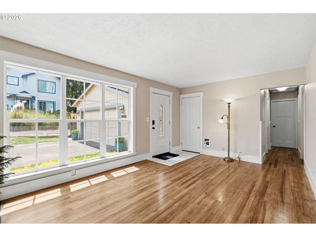 6995 Sw 195TH Ave, Beaverton, OR 97007