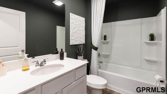 12660 S 205th Avenue, Gretna, NE 68028