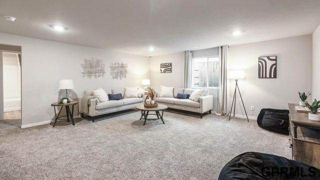 12660 S 205th Avenue, Gretna, NE 68028