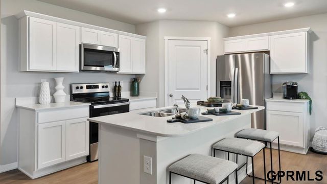 12660 S 205th Avenue, Gretna, NE 68028