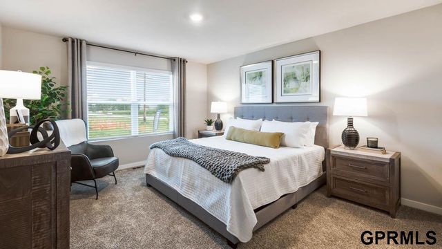 12660 S 205th Avenue, Gretna, NE 68028