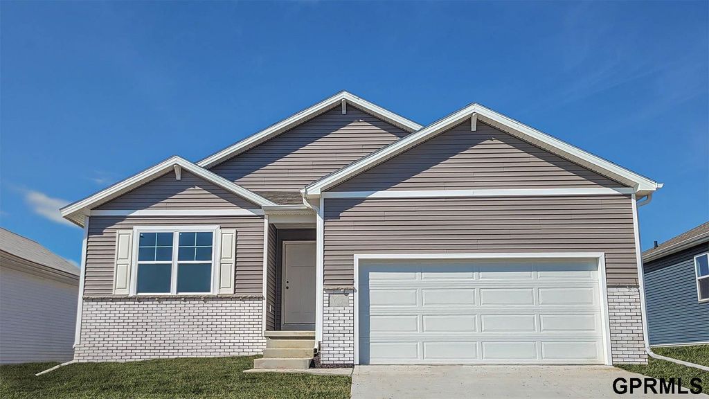 12660 S 205th Avenue, Gretna, NE 68028