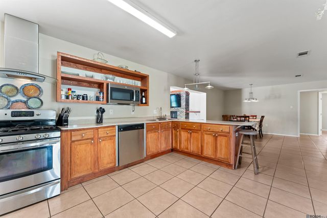 3182 Seracedar, Baton Rouge, LA 70816