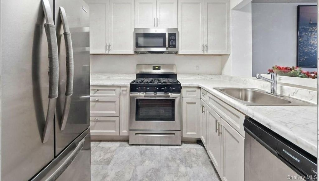 132 Sunset Boulevard 11132, Bronx, NY 10473 — photo 5