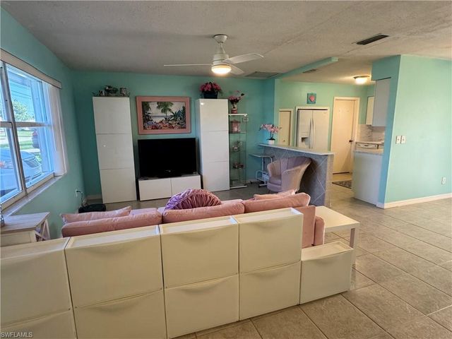 1027 SE 17th AVE, Cape Coral, FL 33990