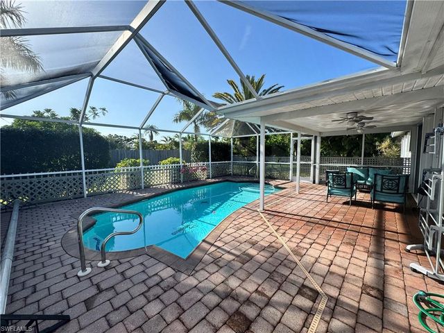 1027 SE 17th AVE, Cape Coral, FL 33990