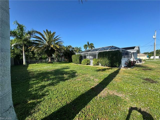 1027 SE 17th AVE, Cape Coral, FL 33990