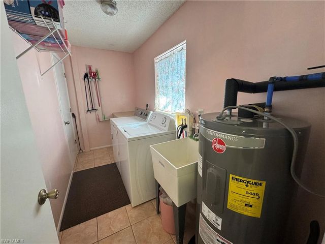 1027 SE 17th AVE, Cape Coral, FL 33990