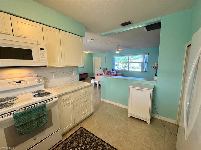 1027 SE 17th AVE, Cape Coral, FL 33990