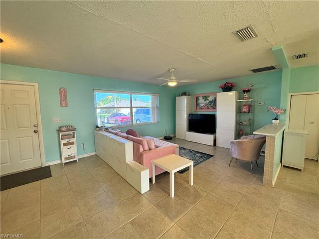 1027 SE 17th AVE, Cape Coral, FL 33990