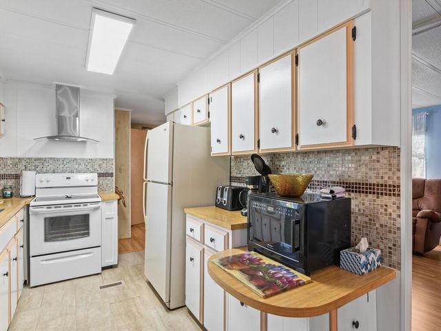 4 Oliva Road, Port St Lucie, FL 34952