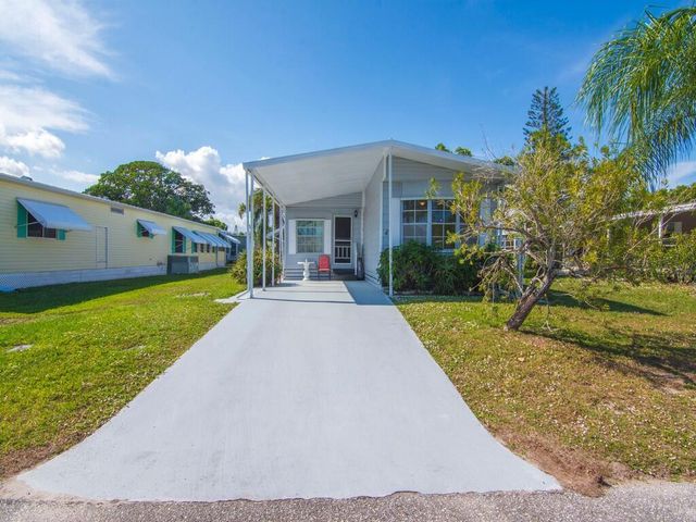 4 Oliva Road, Port St Lucie, FL 34952