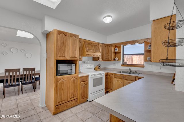 10305 ASHWOOD Drive, El Paso, TX 79925