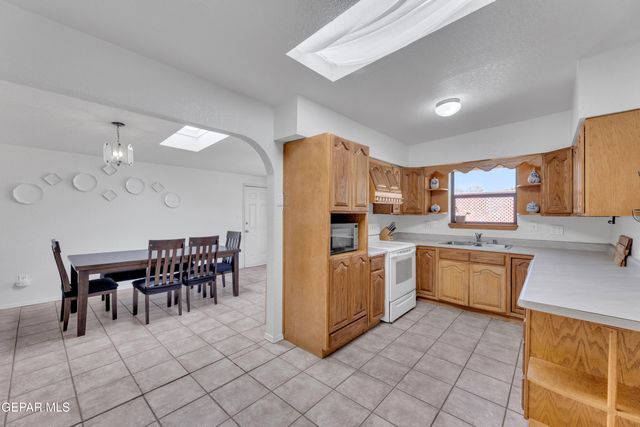 10305 ASHWOOD Drive, El Paso, TX 79925