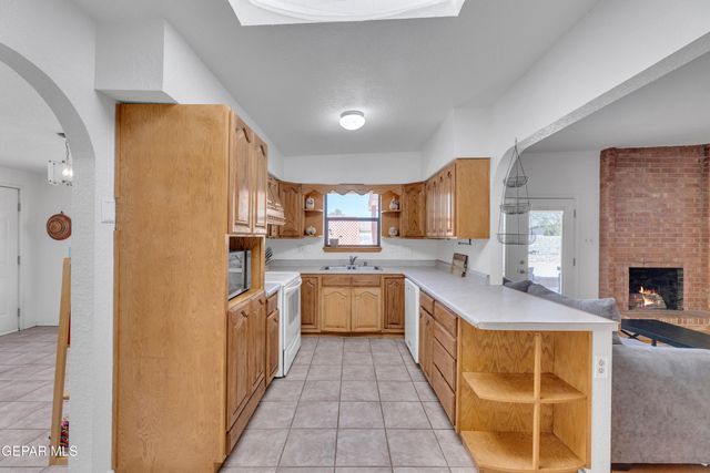 10305 ASHWOOD Drive, El Paso, TX 79925