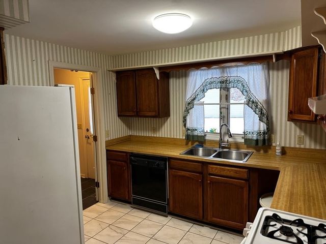 59 Hidden Valley Road, Gates, NY 14624