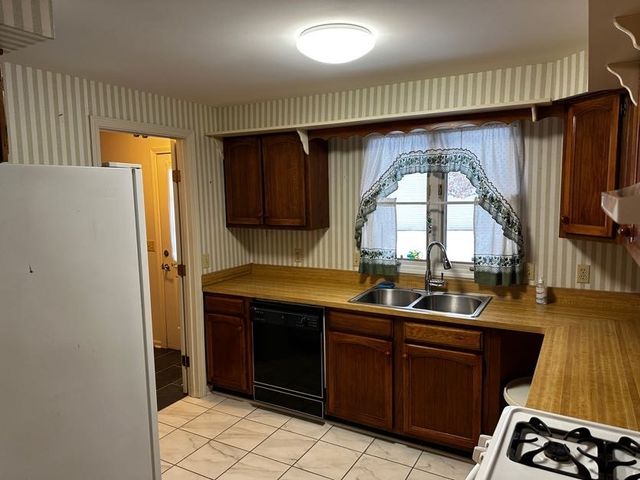 59 Hidden Valley Road, Gates, NY 14624