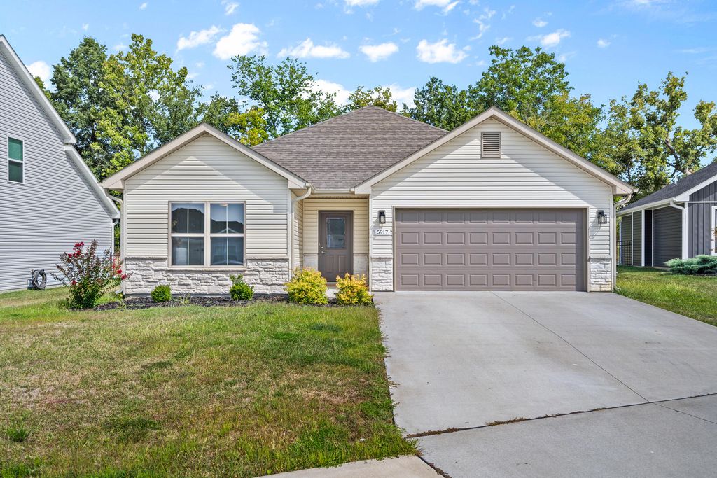 5917 HUNTINGTON CT, Columbia, MO 65202
