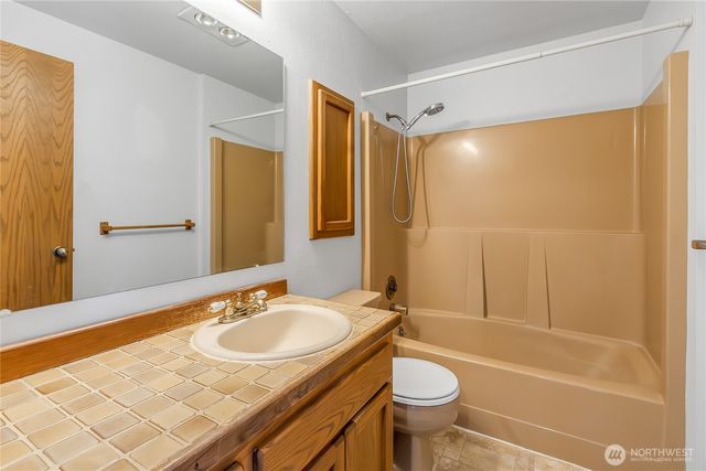 1345 N Juniper Street, Tacoma, WA 98406