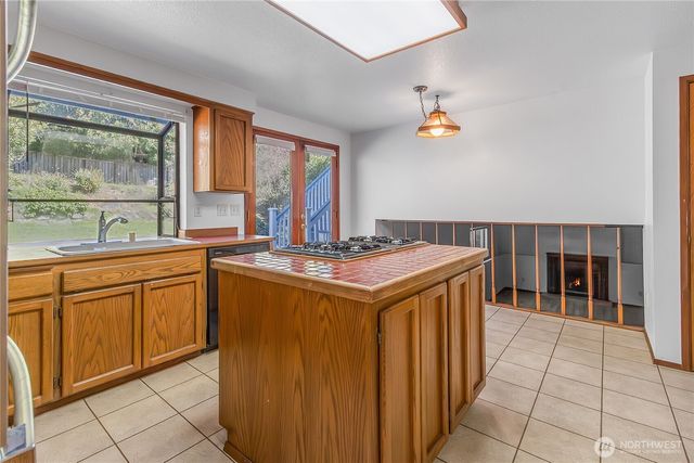 1345 N Juniper Street, Tacoma, WA 98406