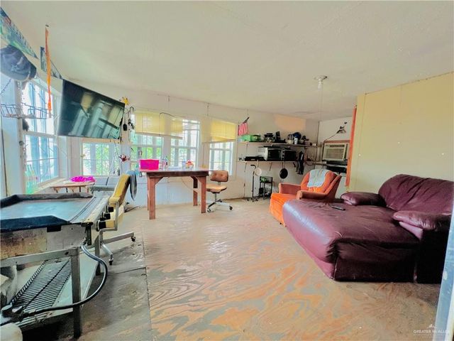 4320 N International Boulevard, Mercedes, TX 78570