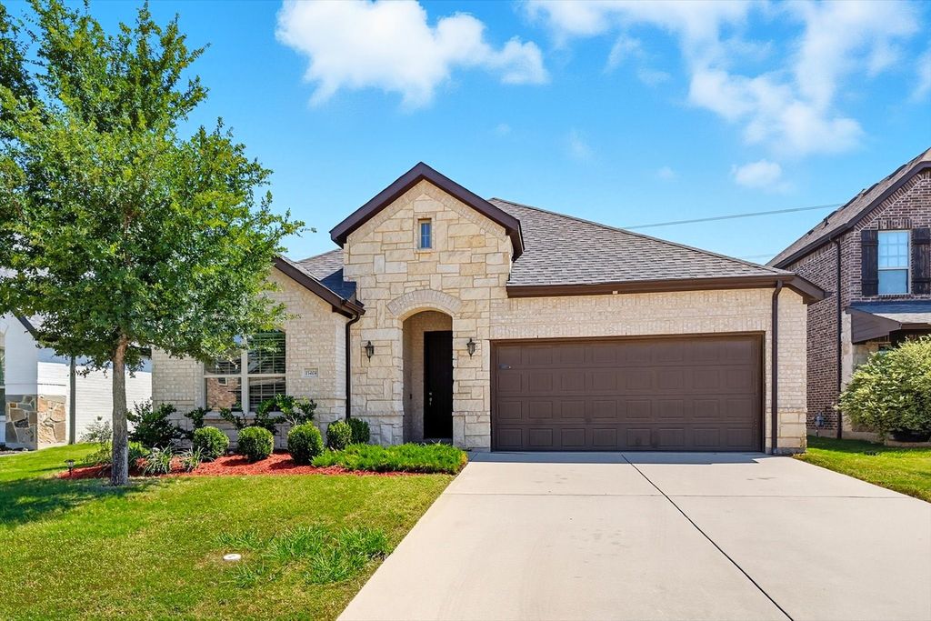 15404 Pioneer Bluff Trail, Fort Worth, TX 76262