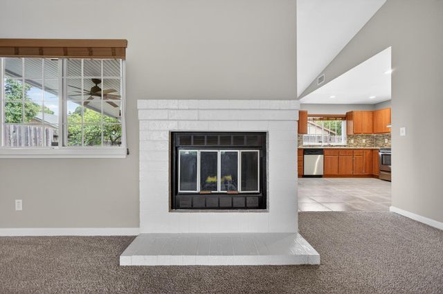 4070 Deer Trail Way, Sacramento, CA 95823