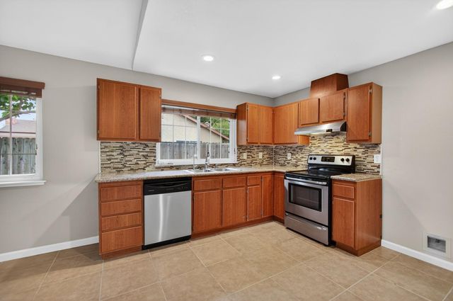 4070 Deer Trail Way, Sacramento, CA 95823