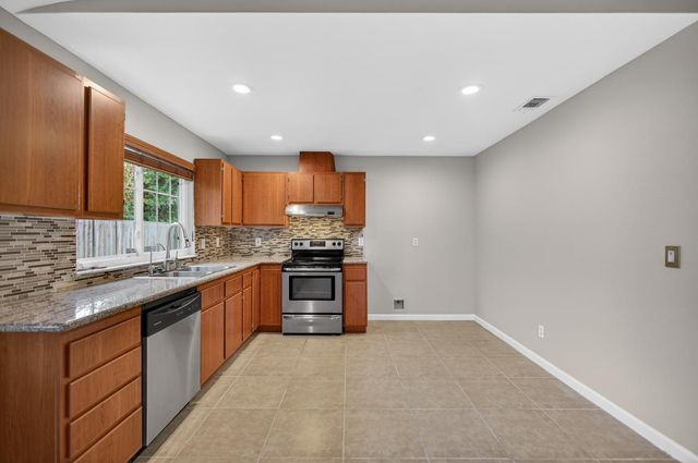 4070 Deer Trail Way, Sacramento, CA 95823