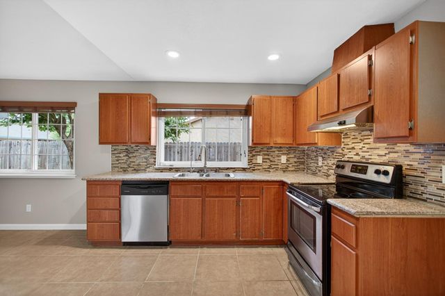 4070 Deer Trail Way, Sacramento, CA 95823