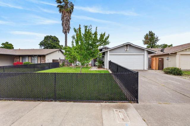 4070 Deer Trail Way, Sacramento, CA 95823