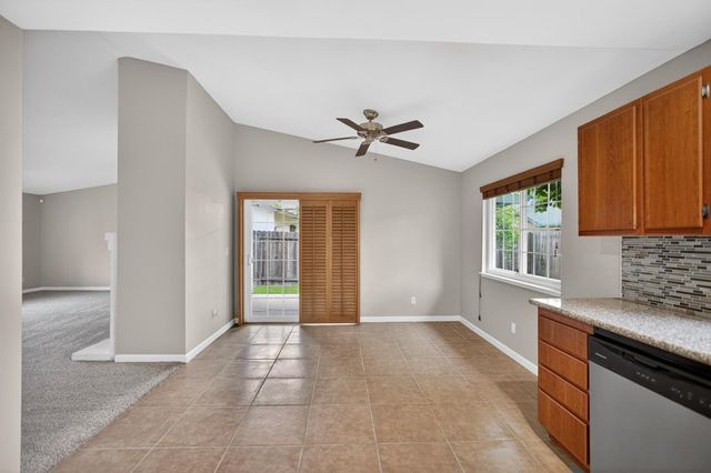 4070 Deer Trail Way, Sacramento, CA 95823