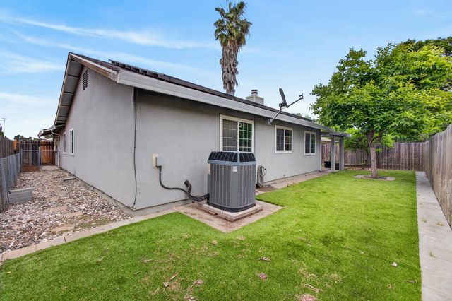 4070 Deer Trail Way, Sacramento, CA 95823