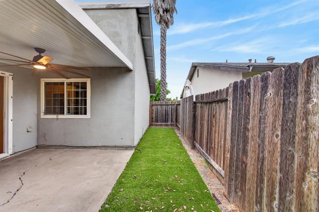 4070 Deer Trail Way, Sacramento, CA 95823