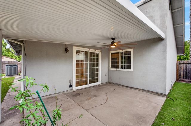 4070 Deer Trail Way, Sacramento, CA 95823