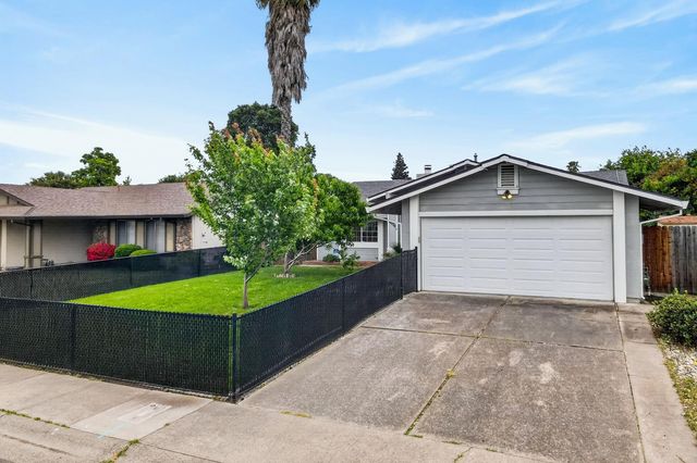 4070 Deer Trail Way, Sacramento, CA 95823