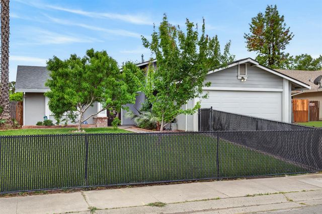 4070 Deer Trail Way, Sacramento, CA 95823