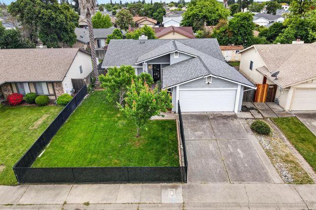 4070 Deer Trail Way, Sacramento, CA 95823