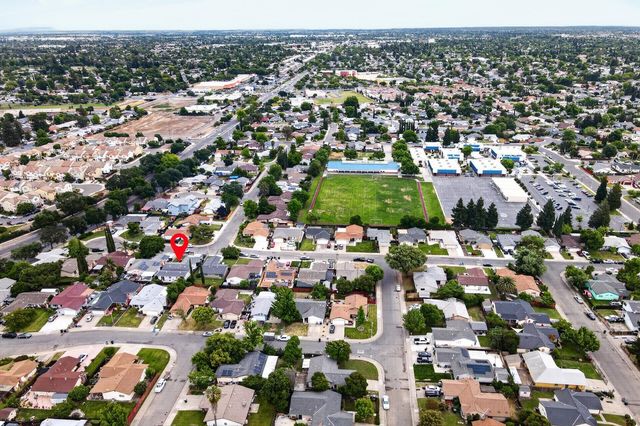 4070 Deer Trail Way, Sacramento, CA 95823