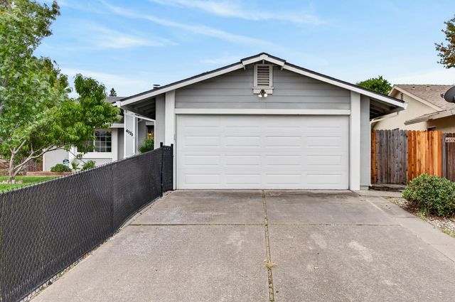 4070 Deer Trail Way, Sacramento, CA 95823