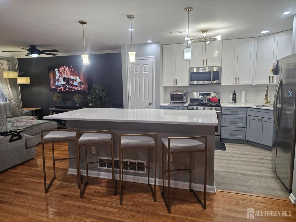 12 Harbor Bay Circle, Old Bridge, NJ 08879