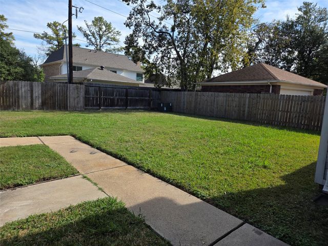 8715 Rocky Valley Drive, Houston, TX 77083