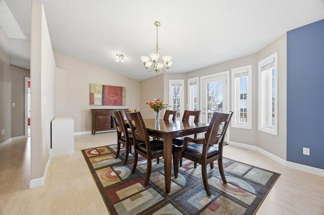 4238 43rd Avenue S, Fargo, ND 58104